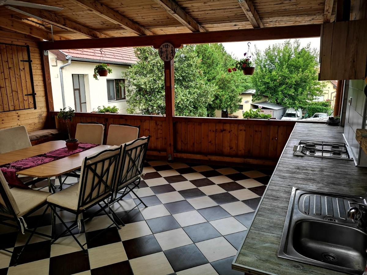 Fortuna Vendégház Kiskunhalas Exterior foto